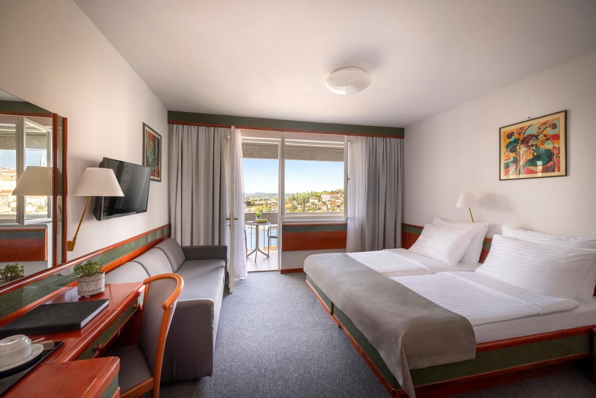 Premium Double Room Extra Bed,1555022341:JPEG